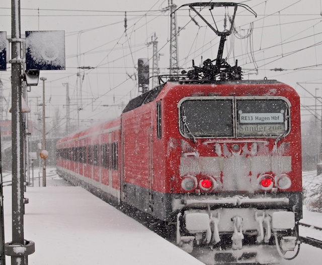 Foto: Friedhelm Weidelich Ersatzverkehr RE13 in Neuss (Foto: Weidelich)